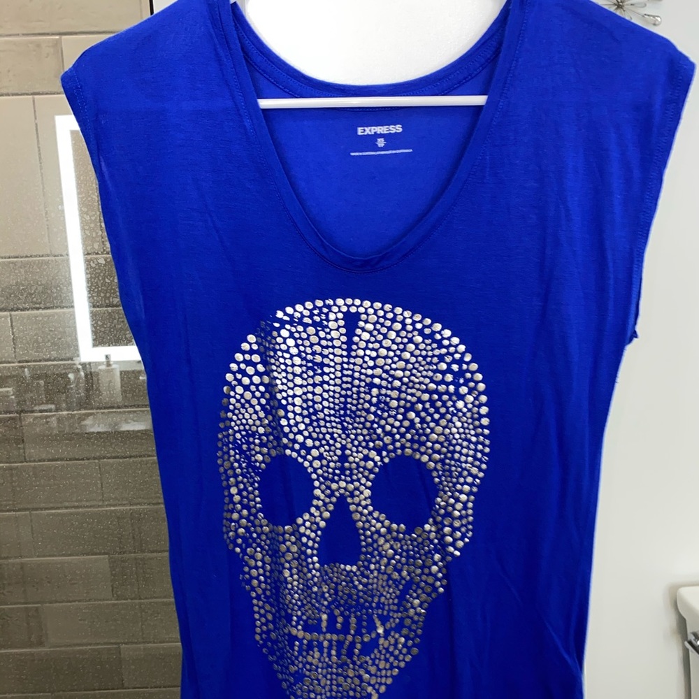 Express skull shirt